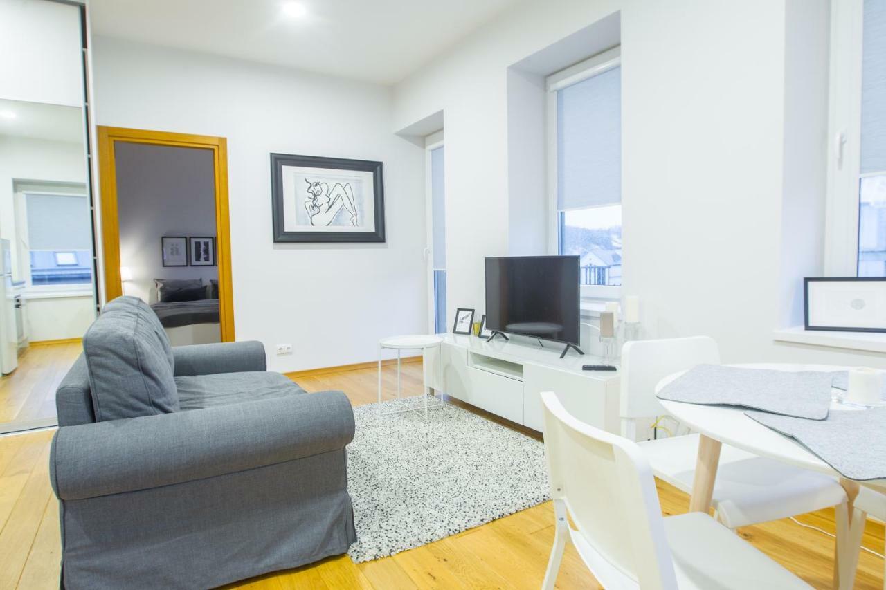 Bright 1Bd Apartment In Old Town By Hostlovers Kaunas Exteriör bild